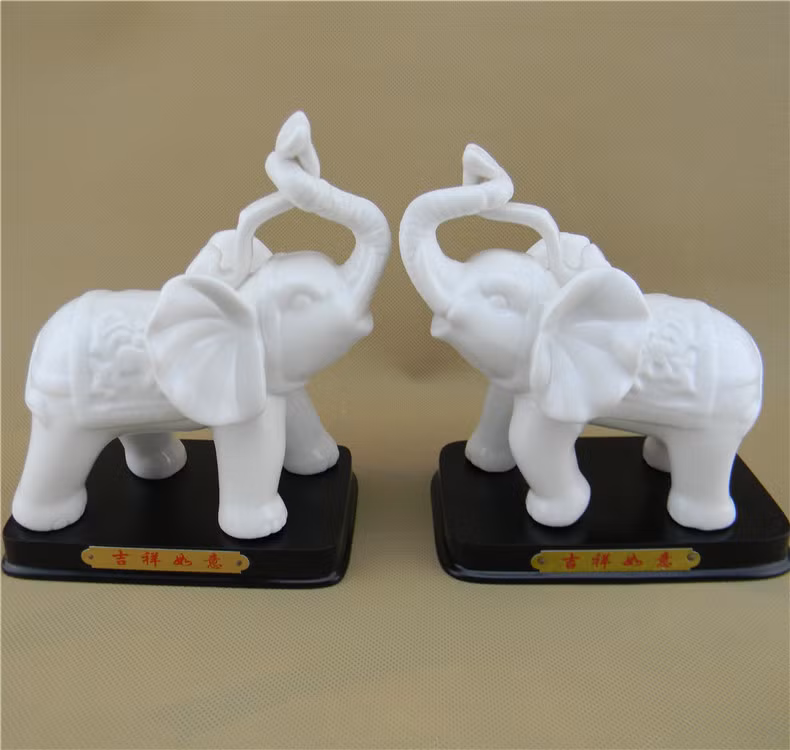 Hóa giải sự bất hòa, giữ lửa quan hệ vợ chồng: Tuy bề ngoài to lớn nhưng voi là loài bản tính vô cùng hiền lành, nên tượng trưng cho sự hòa thuận.