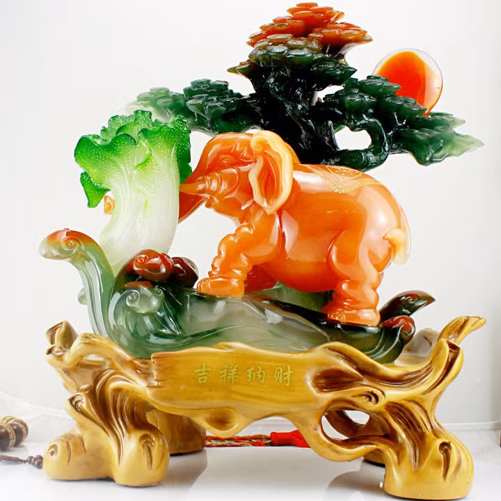 Vượng gia vận: Voi có sức khỏe vô biên nhưng lại rất thuần tính vì thế có thể mang điềm tốt lành. Vì thế, tượng voi phong thủy có thể giúp vượng gia vận, có tác dụng phong thủy chiêu dẫn đầy đủ tài phúc đến nhà.