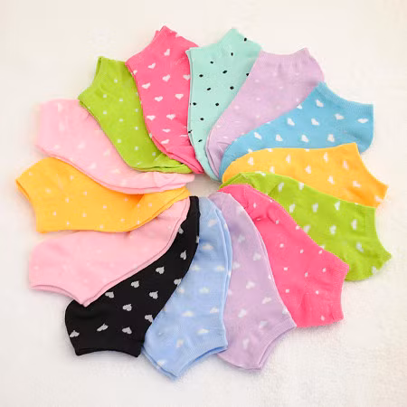 Đi tất đã bẩn, đây chính là thói quen thường xuyên của nam giới. Thói quen này sẽ làm ảnh hưởng xấu đến vật thế, vận xui đeo bám liên miên. Lời khuyên: Phải giặt sạch mới được dùng.