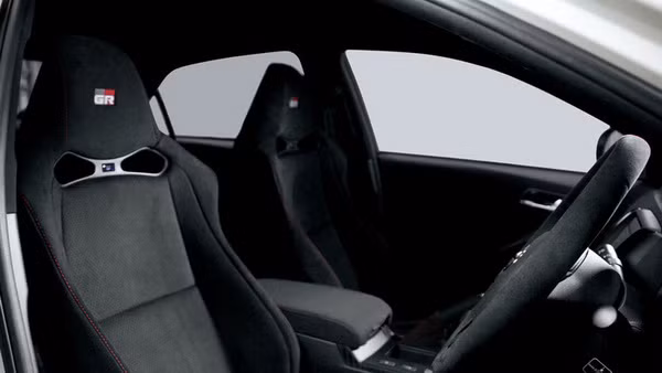 Mark X, Harrier và Prius sửa soạn cho Tokyo Auto Salon 2015 ảnh 7