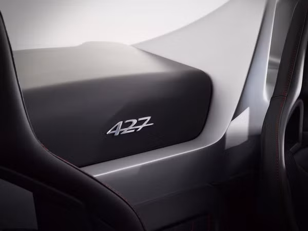 Chiếc convertible làm sống lại Shelby Cobra 427 một thời ảnh 13