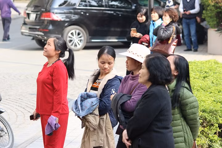 Chung cư có quy mô gồm 2 tòa tháp cao 23 tầng với tổng số 370 căn hộ có một mặt giáp đường Hoàng Hoa Thám, một mặt giáp đường Thụy Khuê.