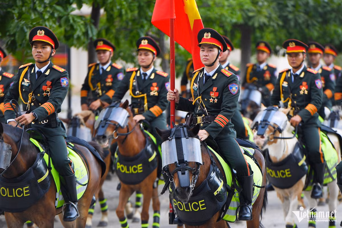 Hanh trinh Nam tien day thu thach cua 62 chien ma ky binh-Hinh-2