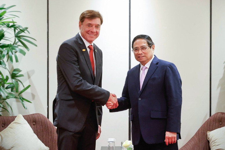 Thu tuong de nghi Embraer hop tac phat trien cong nghiep hang khong