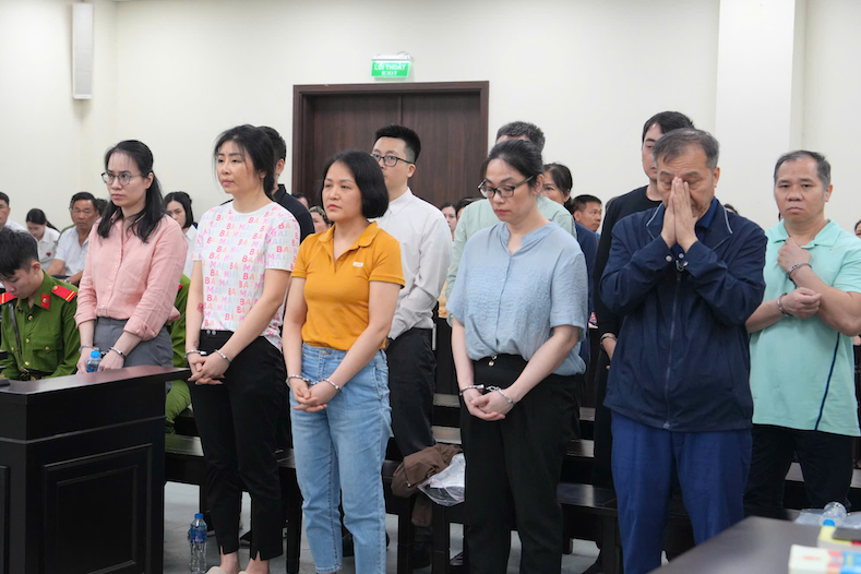 Giám đốc Vàng Phú Cường nhận hơn 14 năm tù - Hình 2 Giam doc Vang Phu Cuong nhan hon 14 nam tu-Hinh-2