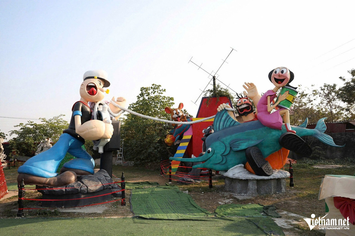 9X Bắc Giang làm linh vật rắn thân thiện khiến nhiều người thích thú - Hình 4 9X Bac Giang lam linh vat ran than thien khien nhieu nguoi thich thu-Hinh-4