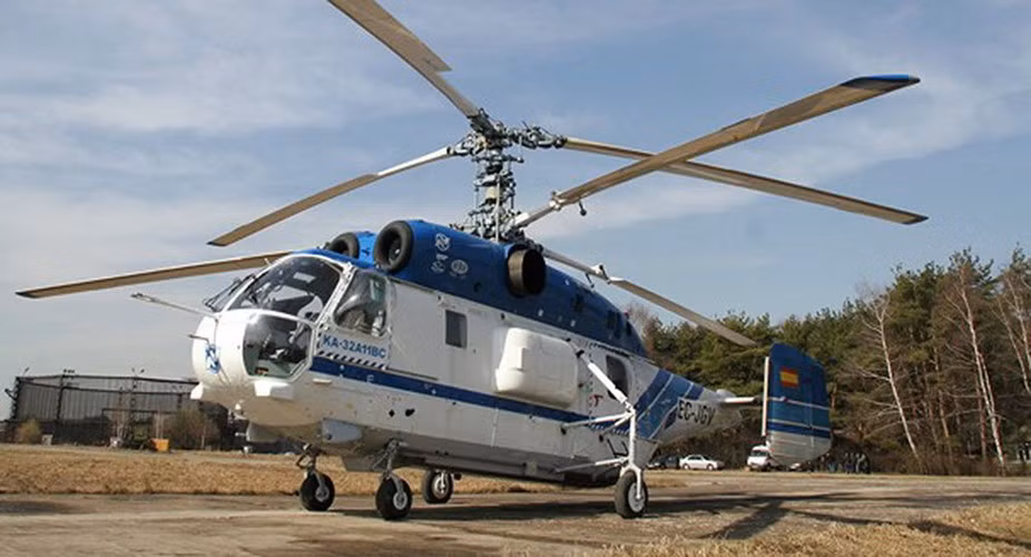 Bên cạnh đó, máy bay còn được trang bị bình chứa nước kỹ thuật số mới SP-32, cho phép hút và xả hiệu quả hơn tới 4 tấn nước trong nhiệm vụ chữa cháy. Mẫu Ka-32 mới nhận được mã định danh là Ka-32A11M.