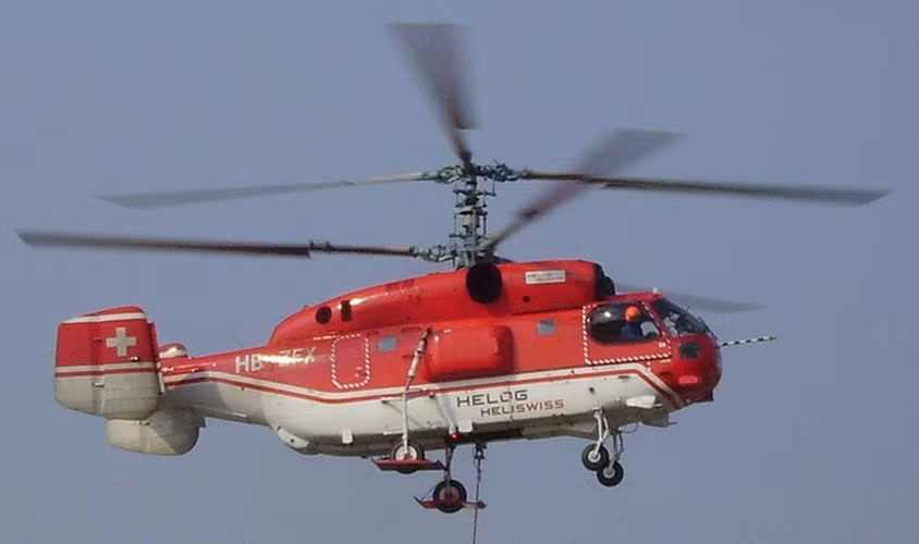 Trực thăng Ka-32T có trọng lượng rỗng 6.500 k, trọng lượng chở hàng thông thường 11.000 kg, trọng tải tối đa 12.600 kg. Đường kính rotor chính 15,9 m; chiều dài thân 11,3 m; chiều cao 5,4 m.