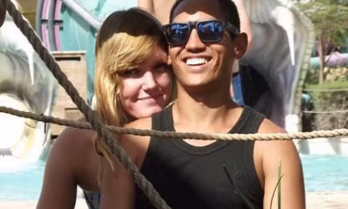 Bi hai cap doi bi ngoi tu vi quan he truoc hon nhan