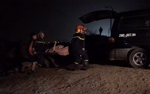 Danh tinh nan nhan thu 2 trong vu xe Mercedes lao xuong song Hong-Hinh-2