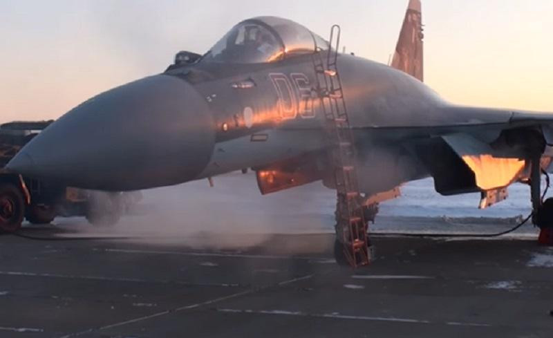 Những chiếc Su-35 đầu tiên đã đến Belarus vào ngày 26/1 và được triển khai tới sân bay Baranovichi thuộc căn cứ hàng không tiêm kích số 61, một cơ sở ở phía tây của Belarus. Căn cứ này trước đây từng là nơi lưu trữ một số tài sản hàng không có giá trị nhất của Liên Xô, như máy bay đánh chặn MiG-25 và máy bay ném bom Tu-22M.