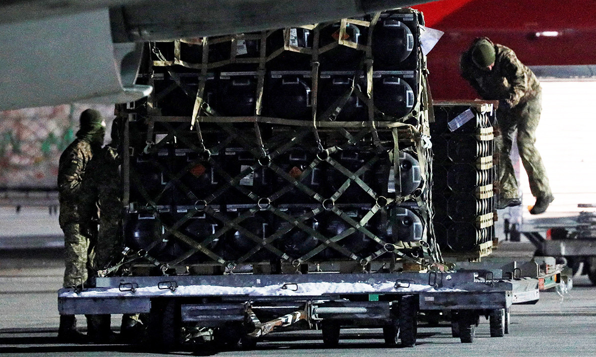 Trước khi chiến dịch đặc biệt của Nga xảy ra, Ukraine đã trở thành khách hàng của tên lửa chống tăng cầm tay Javelin của Mỹ vào năm 2018, khi nước này đặt hàng 37 bệ phóng và 210 tên lửa.