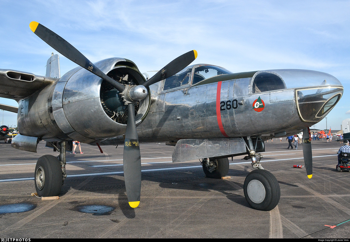 Trong khi phiên bản A-26C có mũi bằng kính, được gọi tên chính thức là mũi "ném bom" (Bombardier nose) trang bị bộ ngắm ném bom Norden và được sử dụng trong việc ném bom chính xác ở độ cao trung bình.