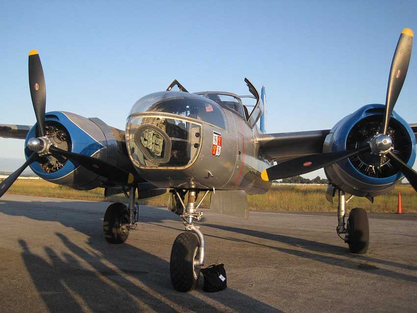 Mũi máy bay của phiên bản A-26C còn chứa hai súng máy M-2 gắn cố định, sau này được thay thế bằng các bộ súng máy gắn dưới cánh hoặc súng máy gắn trong cánh.