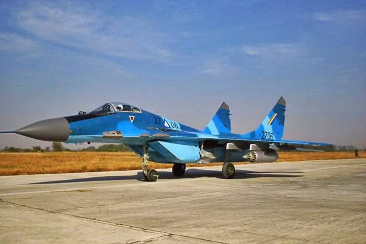 Cuối cùng là MiG-29SE/SM của Myanmar. Máy bay chiến đấu hạng trung MiG-29 là một trong những mặt hàng xuất khẩu phổ biến nhất của Nga trong lĩnh vực hàng không chiến đấu.