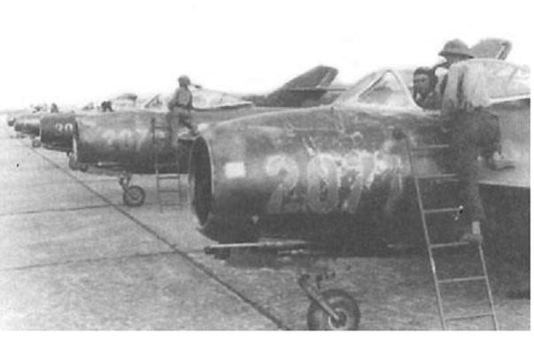 MiG-15 được sử dụng nhiều nhất trong chiến tranh Triều Tiên, nhưng MiG-15 chỉ được sử dụng cho mục đích đào tạo, huấn luyện trong thời gian kháng chiến chống Mỹ và không được sử dụng trong chiến đấu.