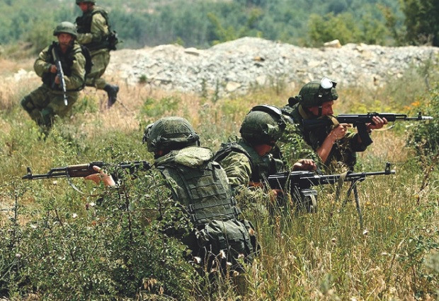 Nói một cách đơn giản, "Nhóm chiến đấu cấp tiểu đoàn" bù đắp cho thực thực tế là số lượng hạ sĩ quan chất lượng cao trong quân đội Nga đang thiếu hụt, với một tiểu đoàn bộ binh cơ giới làm nòng cốt.