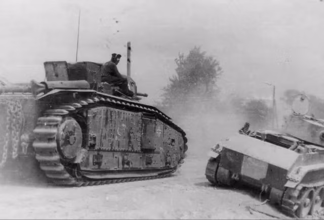 Là một chiếc xe tăng được thiết kế với nhiệm vụ hỗ trợ bộ binh, Char B1 có kích thước khá tốt giúp nó trở thành tấm khiên che chắn và bảo vệ cho bộ binh và cùng hỗ trợ bộ binh tiến công.