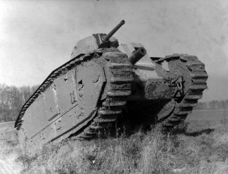 Char de Bataille B1 (Bis/Tertiaire), có nghĩa là xe tăng chủ lực B1 (Cấp 2/Cấp 3), là một loại xe tăng được biên chế cho các đơn vị bộ binh để thực hiện nhiệm vụ đột phá phòng tuyến của đối phương.