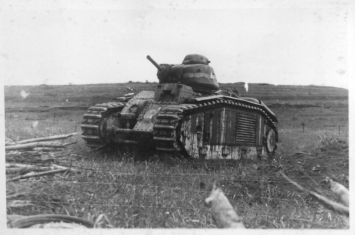 Do đó mà Char B1 được biết đến như là một trong những chiếc xe tăng mạnh mẽ và “mặt dày” bậc nhất giai đoạn trước Thế Chiến 2 mặc cho chiếc xe có thiết kế hơi lạc hậu. Được mệnh danh là “chiếc khiên chặn Panzer” của Pháp, Char B1 có khá nhiều điểm mạnh tuyệt vời đã khẳng định nên tên tuổi và sức mạnh của nó.