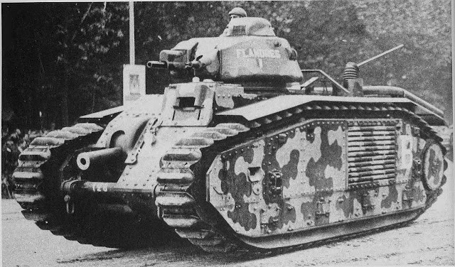 Trong giai đoạn 1939-1940, hỏa lực của Char B1 được đánh giá khá tốt khi pháo 47mm có thể xuyên thủng những chiếc Panzer của Đức ở khoảng cách 1.5km trở lại. Ngoài ra lựu pháo 75mm tuy có khả năng chống tăng khá kém nhưng lại có khả năng hỗ trợ bộ binh và tiêu diệt công sự khá tốt.