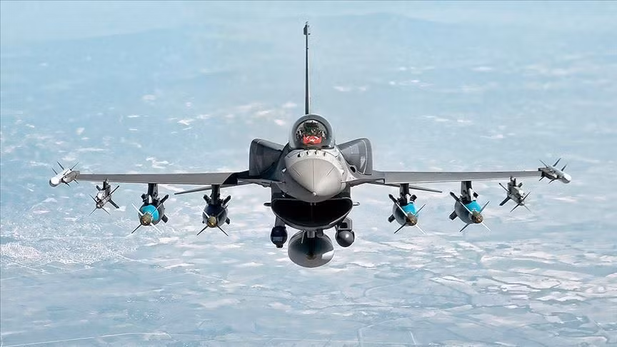 Trong khi đó, F-16 của Thổ Nhĩ Kỳ không được bổ sung tên lửa không đối không hiện đại và chỉ dựa vào tên lửa AIM-120A ngày càng lỗi thời, với phạm vi tiêu diệt mục tiêu chỉ là 70 km.