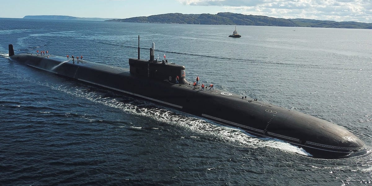 Các tàu ngầm như tàu ngầm mang tên lửa hành trình Yasen mới của Hải quân Nga có thể phóng một loạt tên lửa hành trình tấn công, tên lửa bay thấp thực hiện các tuyến đường ngắn hơn và ít dự đoán hơn tới các mục tiêu ở Quần đảo Anh, Scandinavia và Tây Âu.