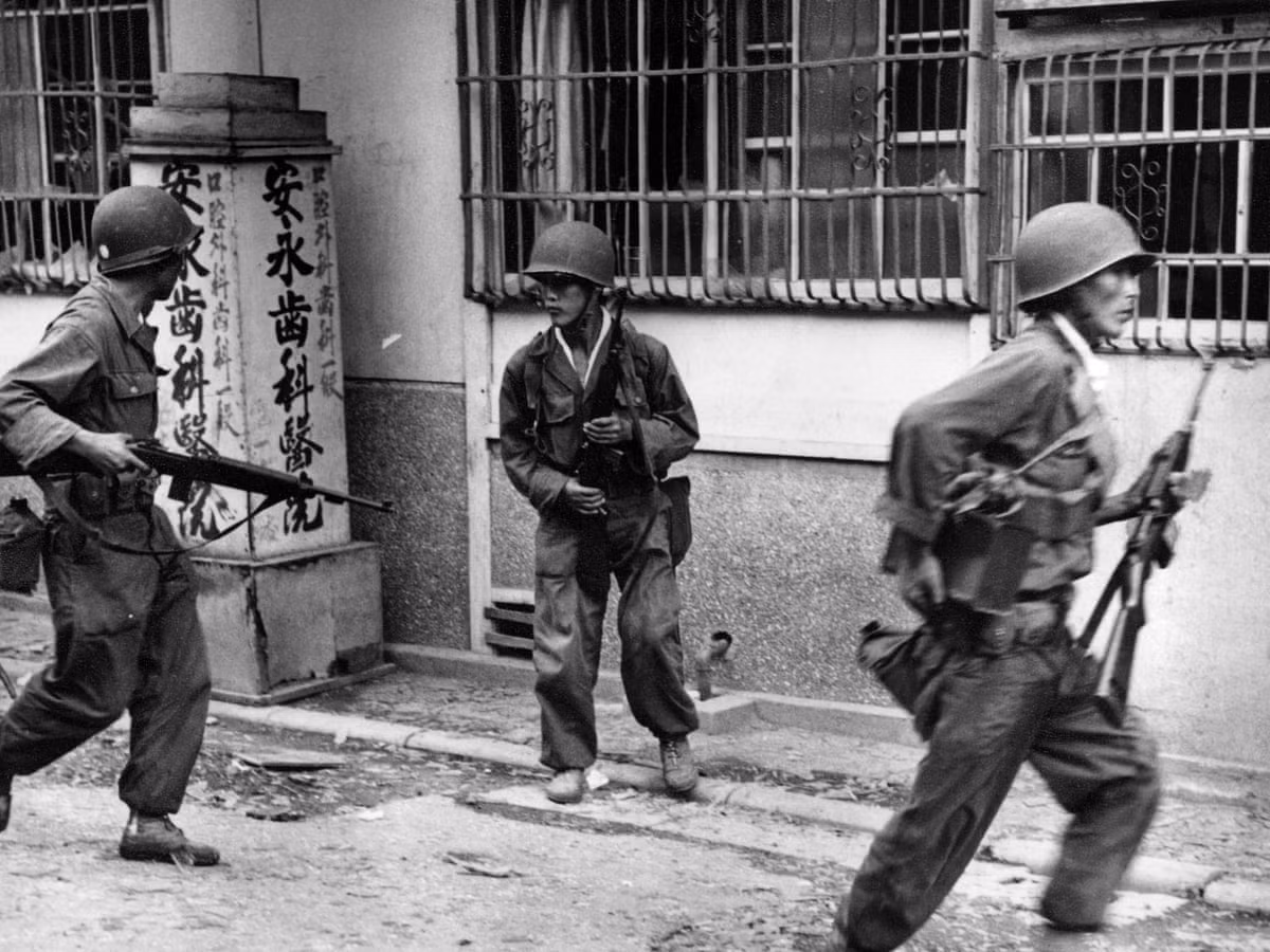 Trong chiến tranh Triều Tiên, súng M2 Carbine được quân Liên Hợp Quốc sử dụng để đối đầu với tiểu liên PPSh-41, PPS-43 của liên quân Trung Quốc - Triều Tiên.