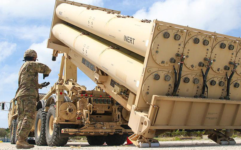 Tuy nhiên nếu có sự xuất hiện của nhân viên Mỹ, thì THAAD có thể tác động đến sự cân bằng quyền lực giữa Ukraine và Nga. Bản thân THAAD sẽ vẫn dễ bị tổn thương nếu không có thêm các vũ khí khác của Mỹ bảo vệ, thì sự hiện diện của các nhân viên Mỹ sẽ khiến Nga phải dè chừng khi hành động để tránh một cuộc đối đầu.