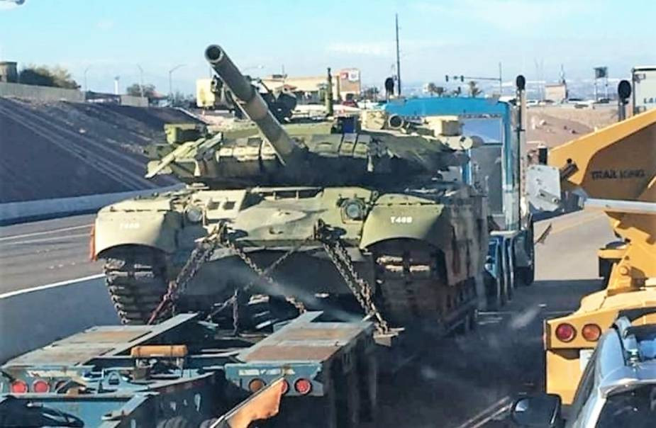 Ukraine không chỉ hạn chế sản xuất xe tăng T-80 cho các lực lượng vũ trang của mình, mà còn loại bỏ dần những chiếc T-80 có trong biên chế do chi phí vận hành cao hơn, thông qua việc xuất khẩu một phần số xe tăng T-80 mà nước này đã kế thừa từ Liên Xô.