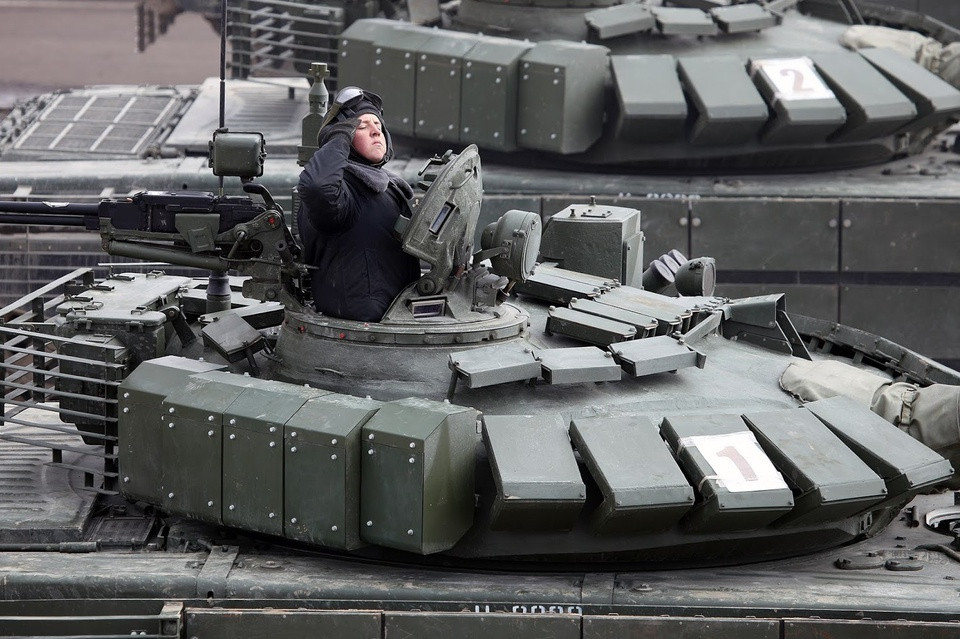 Ukraine cũng không phát triển được loại đạn xuyên giáp hiện đại, vì vậy sẽ không đủ sức để xuyên thủng ngay cả lớp giáp cơ bản của xe tăng Nga, chứ chưa nói đến những lớp giáp tiên tiến hơn như giáp phản ứng nổ Kontakt-5 hoặc Relikt.