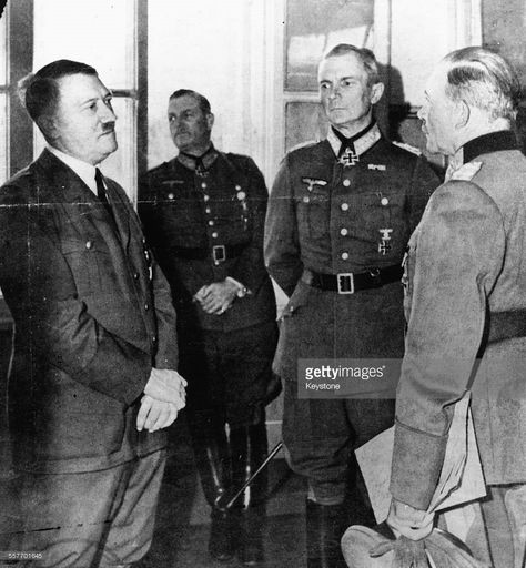 Ông mạnh mẽ khuyên ngăn Hitler không tấn công vào vòng cung Kursk bởi ông cho rằng việc chiến thắng ở vùng đất này không giúp vị thế của nước Đức được nâng cao, đã thế lại còn tốn mạng binh sĩ vô ích, nhưng vị Quốc trưởng cứ thế mà từ chối rồi tiếp tục tiến về phía trước.