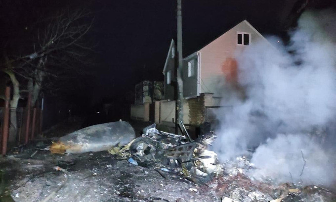 CNN dẫn nguồn tin từ Bộ Quốc phòng Ukraine cho biết, một máy bay chiến đấu Su-27 Flanker của Ukraine cũng đã bị tên lửa đất đối không của Nga bắn hạ.