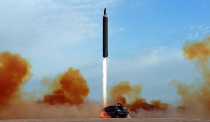 Vụ thử mới nhất của Triều Tiên với tên lửa Hwasong-12 được cho là sẽ gây áp lực buộc Washington phải quay lại bàn đàm phán ngay sau vụ phóng, đồng thời nâng cao khả năng tấn công tầm trung của nước này.