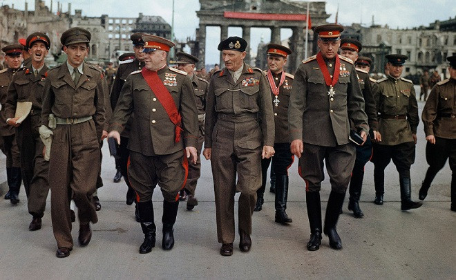 Cũng ở đất nước Bắc Âu này, tháng 5/1945, Trung sĩ Platon Skrizhinsky được biết tin về chiến thắng của Hồng quân Liên Xô. Ai cũng vui mừng, bởi ngày về tổ quốc chắc là sắp đến gần. Các tù binh trong trại có mối quan hệ khá thân thiện với đại diện của Ủy ban trao trả tù binh chiến tranh.