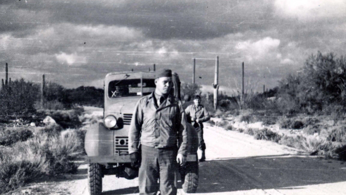 Rồi ngày rời trại cũng đến. Không phải là tâm trạng vui mừng khi sắp được về quê hương, hai “bị cáo” Platon và Shelukhin nặng trĩu lo âu, không biết Tòa án binh sẽ xử họ ra sao. Nghĩ trước sau gì cũng bị xử bắn, cả hai bàn nhau chạy trốn trên đất Đức.