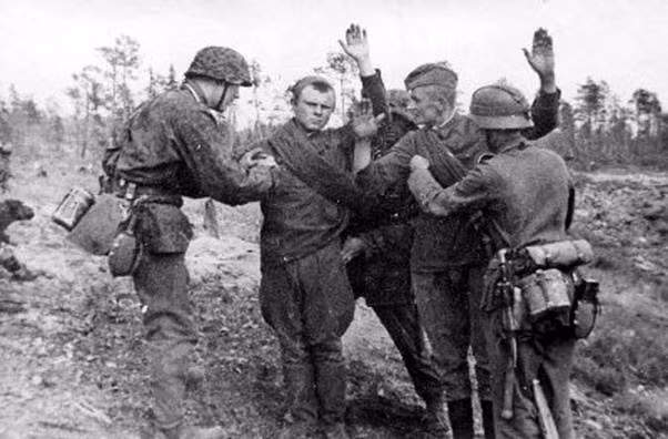 Tuy nhiên, trong một lần gặp phục kích, nhóm của Platon đã không kháng cự nổi và bị bắt làm tù binh. Mọi bi kịch của Trung sĩ Hồng quân Platon Skrizhinsky bắt đầu từ đó.