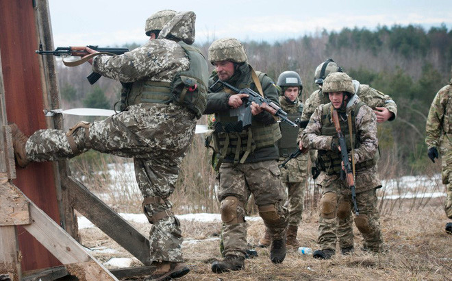 Quân đội Ukraine muốn sử dụng các vị trí phòng thủ, khu dân cư và các thành phố khổng lồ để phân tán lực lượng và giảm hỏa lực của quân đội Nga. Với mục đích giao tranh cận chiến với quân đội Nga trong tầm gần và chiến đấu đường phố.