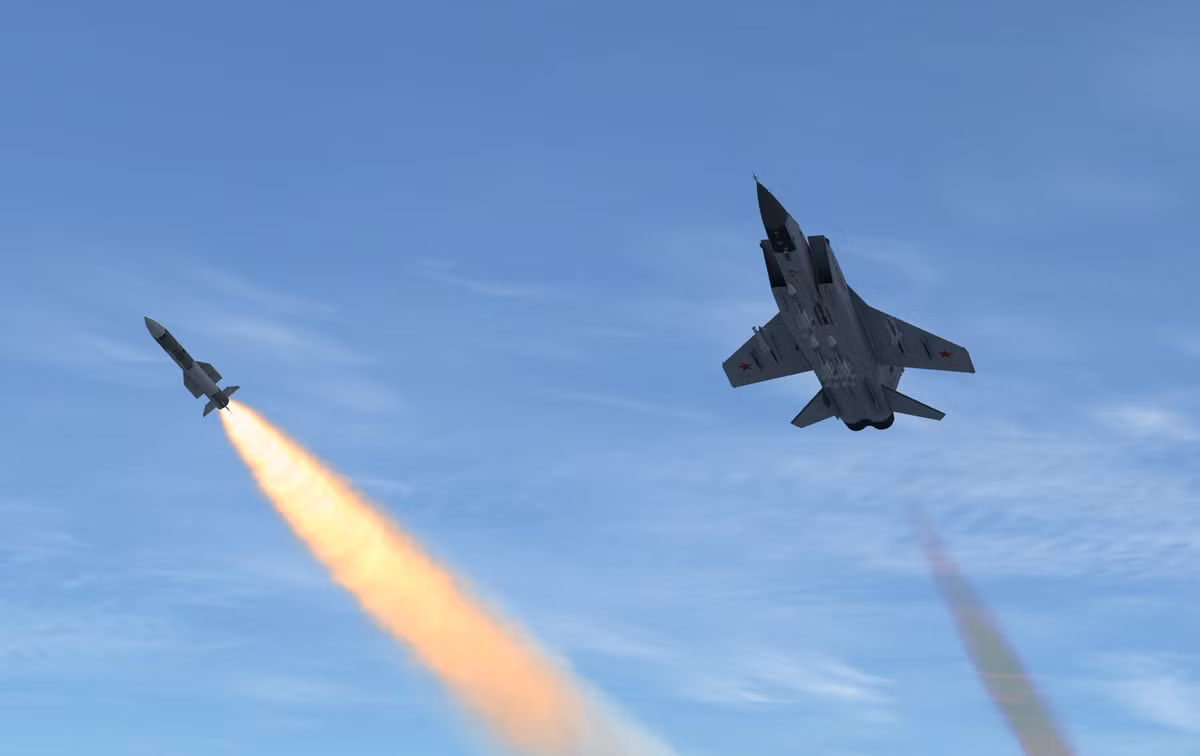 Có thông tin cho rằng, Nga đã nâng cấp radar của MiG-31 để có thể phát hiện tới 24 mục tiêu ở cự ly 320km. Hệ thống máy tính trên máy bay cho phép phi công lựa chọn các mục tiêu nguy hiểm nhất và phóng tên lửa không đối không tầm xa để tiêu diệt chúng.