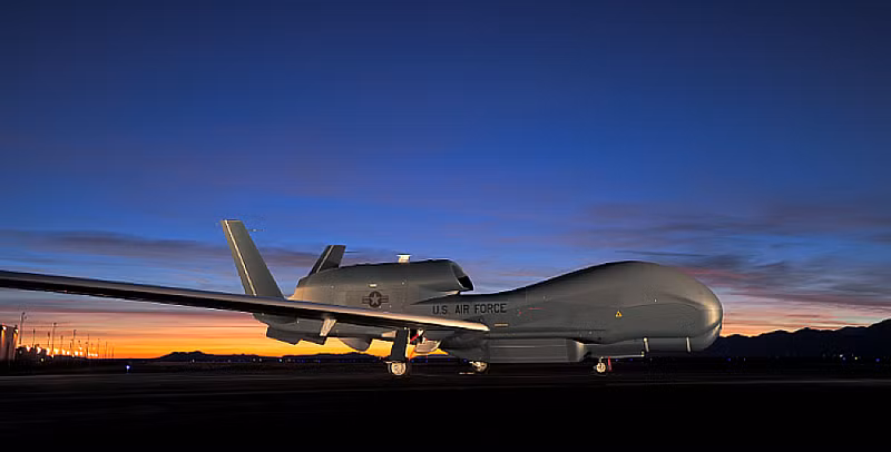 Máy bay không người lái trinh sát chiến lược RQ-4 Global Hawk là vũ khí trinh sát trên không tiên tiến nhất của Mỹ. Phương tiện trinh sát không người lái chiến lược được thiết kế bởi các kỹ sư của tập đoàn Northrop Grumman.