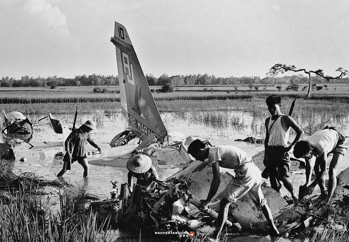 Ngoài ra, chiến trường Việt Nam cũng nắm giữ nhiều "kỷ lục" đáng quên khác của người Mỹ như số lượng máy bay Mỹ bị rơi nhiều nhất, nhiều B-52 rơi nhất, nhiều trực thăng bị hạ nhất,...