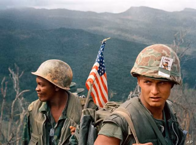 Nếu tính tổng thời gian tham chiến của một người lính Mỹ trên chiến trường Việt Nam, so với tổng thời gian tham chiến của binh lính Mỹ trong Chiến tranh Thế giới thứ hai, thì sự chênh lệch sẽ khiến người ta phải giật mình.