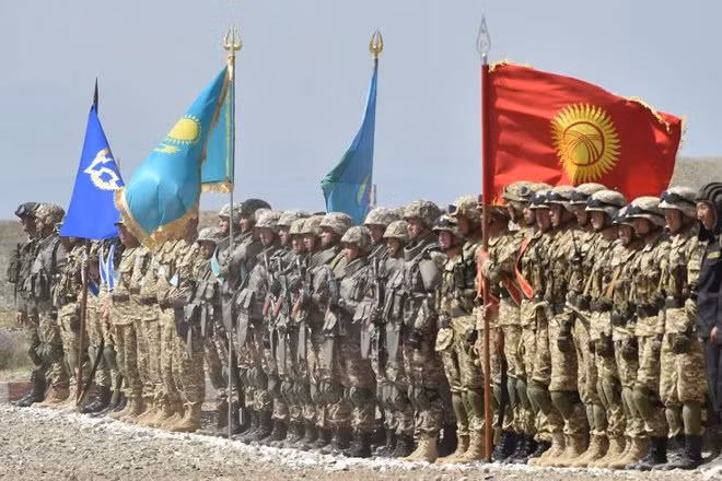 Cũng giống như NATO, CSTO được thành lập để bảo vệ các thành viên của mình khỏi các cuộc xâm lược quân sự. Một cuộc tấn công vào một quốc gia trên, sẽ được coi là một cuộc tấn công vào tất cả các nước trong khối. Các thành viên của CSTO bị cấm, không được tham gia các liên minh quân sự khác.