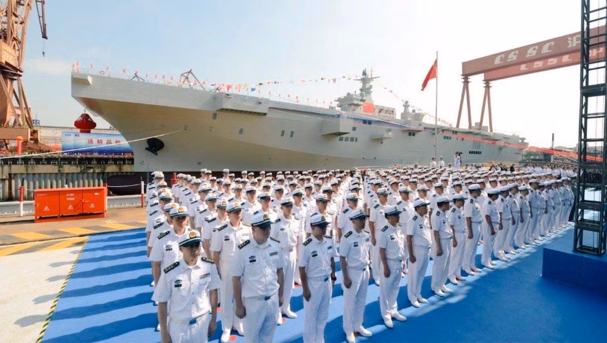 Công ty đóng tàu Hỗ Đông - Trung Hoa của Trung Quốc đã hạ thủy tàu sân bay đổ bộ lớp Type 075 thứ hai của nước này vào ngày 22/4/2020, ngay sau khi hạ thủy chiếc đầu tiên vào ngày 25/9/2019.