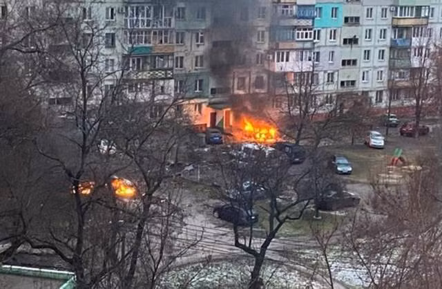 Những chiến binh Azov còn muốn kéo quân chính phủ Ukraine và dân thường Ukraine đánh những trận đẫm máu đến cùng với quân Nga. Để đạt được mục tiêu này, Tiểu đoàn Azov thậm chí còn thiết lập trực tiếp khoảng 10.000 quả "mìn bướm" giữa các khu dân cư ở Mariupol, điều này có thể được gọi là sự điên cuồng.