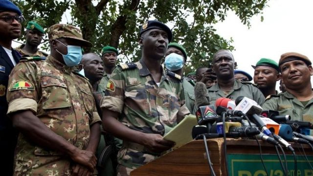 Mặc dù đại tá Malian đã cam kết tuân theo thời gian biểu kéo dài 18 tháng cho quá trình chuyển đổi dân sự hiện chỉ còn chưa đầy sáu tháng nữa trước cuộc bầu cử như đã hứa, nhưng những nghi ngờ và không tin tưởng đang ngày càng sâu sắc hơn.