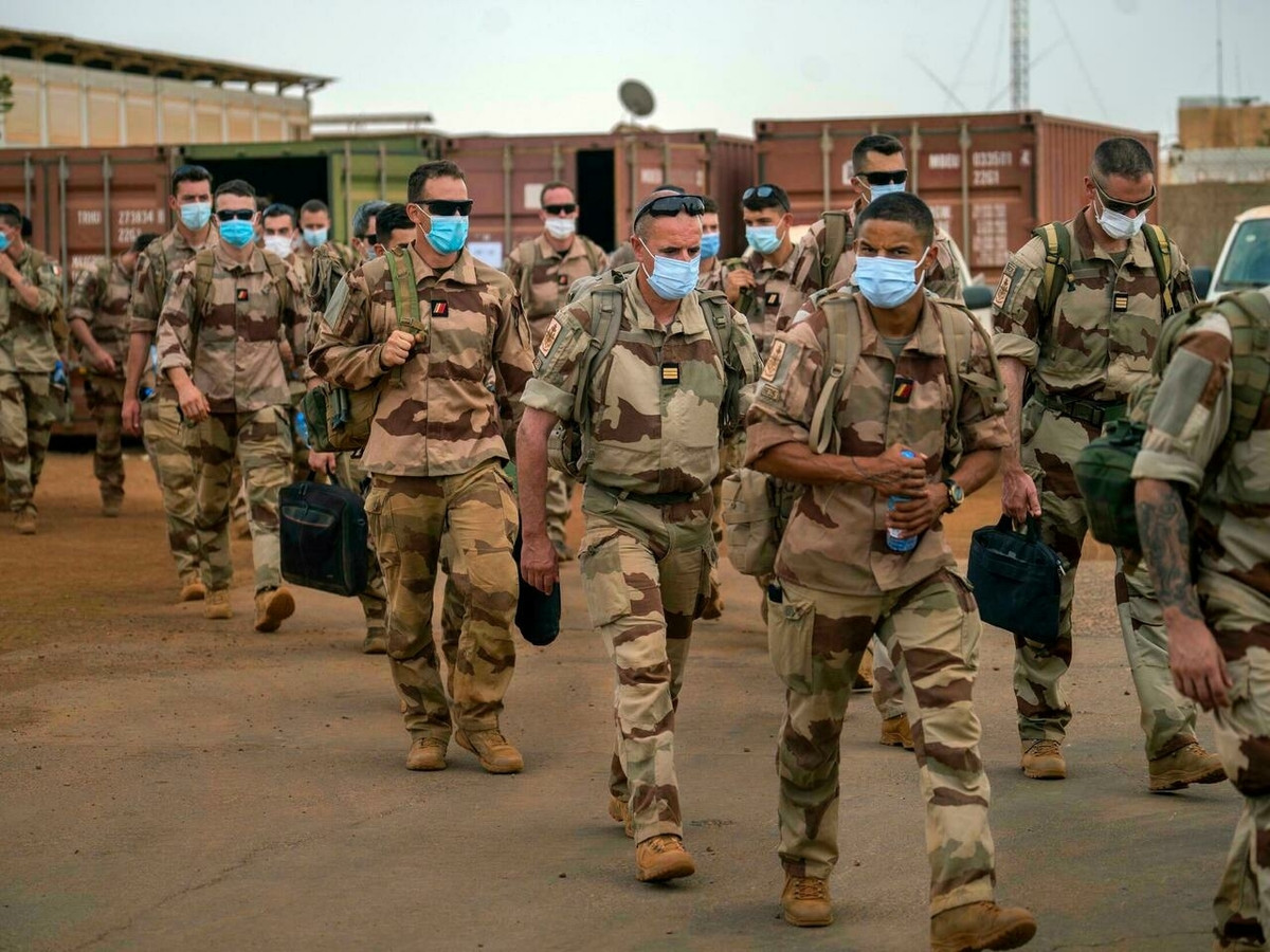 Các nguồn tin ngoại giao và an ninh đã nói với các hãng tin tức rằng Chính phủ do quân đội thống trị ở Mali sắp thuê được Tập đoàn Wagner gây tranh cãi. Pháp đã khởi động một nỗ lực ngoại giao để ngăn cản Mali, họ nói rằng một thỏa thuận như vậy là không phù hợp với sự hiện diện tiếp tục của Pháp.