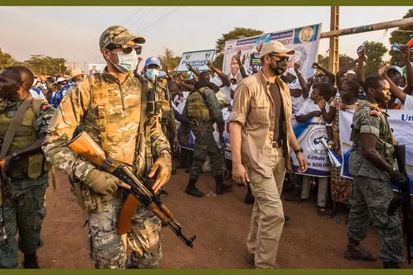 Bình luận của Ngoại trưởng Lavrov được đưa ra sau khi người đứng đầu chính sách đối ngoại của Liên minh châu Âu Josep Borrell cảnh báo rằng mối quan hệ của khối với Mali có thể bị ảnh hưởng nghiêm trọng nếu nước này cho phép các nhà thầu của Wagner hoạt động tại nước này.