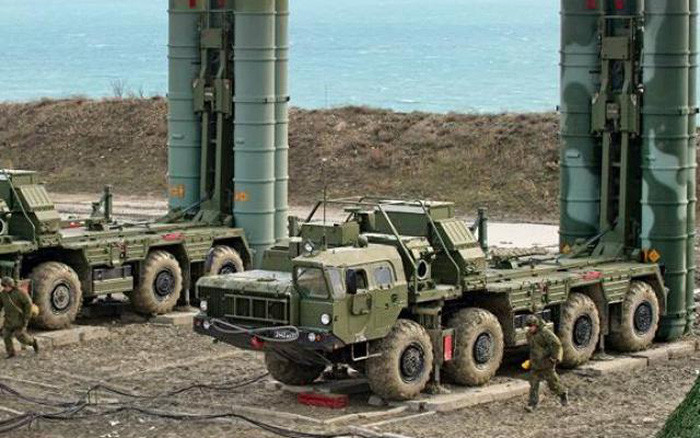 Khi đó tại Belarus, được trang bị phiên bản S-300PS của hệ thống S-300, được đưa vào biên chế giữa những năm 1980, bao gồm tên lửa 5V55R, có tầm bắn tối đa lên tới 90 km, khi tiêu diêt các mục tiêu trên không. Còn tầm bắn tối đa của tên lửa 5V55R, khi tiêu diệt các mục tiêu mặt đất là 120 km.