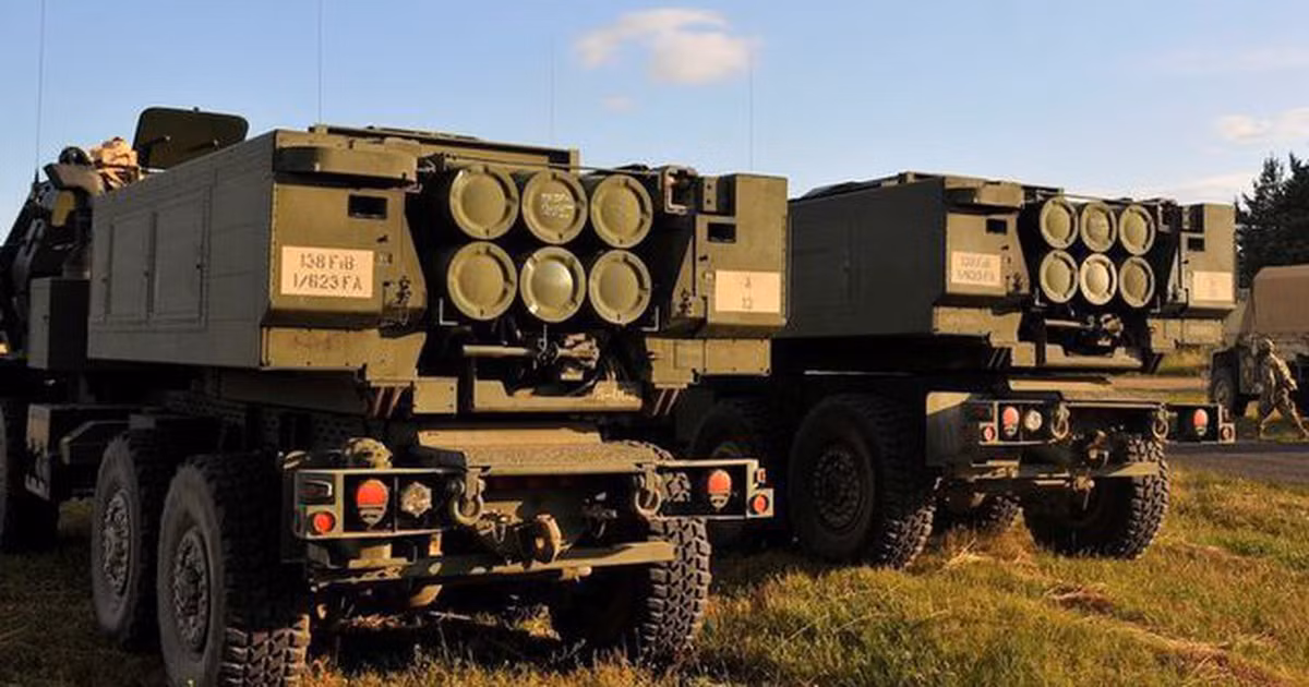 HIMARS có thể phóng tên lửa có điều khiển (GMLRS), một tên lửa dẫn đường bằng GPS với đầu đạn nổ cao. Các đơn vị Ukraine có thể sử dụng tổ hợp HIMARS/GMLRS để nhắm mục tiêu vào các đơn vị Quân đội Nga ở phía sau chiến tuyến, như sở chỉ huy, bãi chứa nhiên liệu, hệ thống phòng không và pháo binh có tên lửa dẫn đường chính xác.